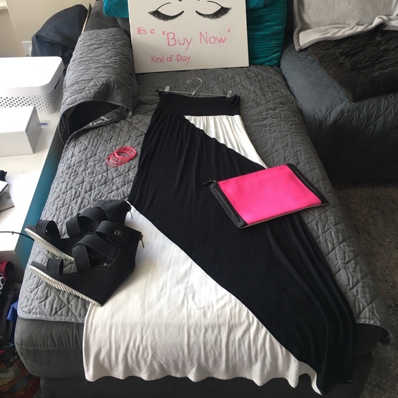 EUC Mallory strapless black & white maxi dress - Picture 2 of 2